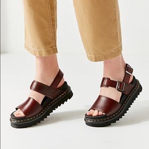 dr martens gryphon brando